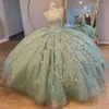 Luxury Green Sweetheart Quinceanera Aftonklänning 2024 Applique Lace Tull Ball Gown Sweep Train Bow Prom Dress Vestidos de 15