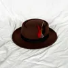 bolle top klassieke fedora hoed kleine platte parel veer heren vilt polk pie koffie gorras para hombres 240219