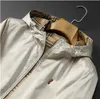 أزياء مينز مصمم سترة أغطية الشتاء الخريف البيسبول للبيسبول رفيعة رفيعة الرياح الرياح الرياح الخارجي هوديز السترات المعاطف معاطف قميص قميص أعلى B0451