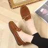 Kleidschuhe Klassische alte Peking Bequeme Frühlingsfrau Flauschiger Plüsch Niedriger Absatz Elegant mit Absätzen Zapatos Para Mujeres