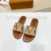 Zapatillas de mujer Sandalias planas Diseñador de lujo Moda Bordar Sandalia Carta Zapatilla Mujer Verano Playa Diapositiva Señoras Zapatos de tacón bajo