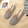 Kleidschuhe Klassische alte Peking Bequeme Frühlingsfrau Flauschiger Plüsch Niedriger Absatz Elegant mit Absätzen Zapatos Para Mujeres