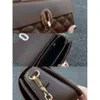 2024 Nieuwe Alcoholische Chocolade Dames High End Kleine Vierkante Commuter Werk Handtas Enkele Schouder Crossbody Tas 75% Fabriek Groothandel