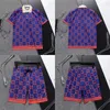 24ss Itália Allover Print Tee Praia Polo Homens Moda Verão Streetwear Camiseta Manga Curta Camiseta Shorts Define Troncos de Treino Vendidos Separadamente