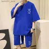 Tute da uomo Tute da uomo 2 pezzi / set Chic uomo estate Top pantaloncini tuta due pezzi stile coreano T-shirt traspirante Set sportivo Q240228