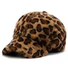 Beret Hat Winter Fashion Leopard Fur Baseball Caps Women Letter Visors Cap Men Koreańska wersja japońskiej prosta para swoboda