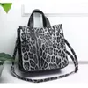 Bolsas de cintura Bolsos de cuero de moda para mujeres Retro Leopard Zebra Animal Print Lady Gran capacidad Tote Hombro Compras