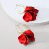 Brincos pendurados moda coreana fúcsia pétalas flor para mulheres tendência design de luxo acessórios de joias para festa de casamento