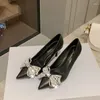 Scarpe eleganti 6cm 8cm fiocco dolce poco profondo perla tacchi alti sottili 2024 autunno bianco matrimonio sposa elegante ufficio pompe per feste donna