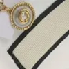 2021 Orecchini eleganti con ciondolo a doppia lettera con confezione regalo Borchie con timbro in rilievo Eardrop Dangler per le donne Festa Anniversario3857022