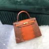 10s Helt handgjorda tygväska Designer Bag Classic Luxury Real Importerad Lizard Skin Gradient Färgstöd Anpassningsanpassning Exquisite Beeswax Thread Hand With Box