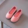Chaussures de fête rose extérieure Enfants peu profonds Mary Janes pour le mariage Shows New 2022 Spring Baby Girls Simple Grande-Bretagne Toes couverts