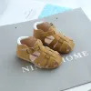 Utomhus småbarnsandaler för pojkar skär ut läderskor 2022 sommar Brand nya gladiatorsandaler väver Baby Boy Beach Shoes Flats F01202