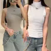 Tasarımcı Kadın Tankları Yüksek Yakalı Anagram İşlemeli Pamuk Karışık Tank Tops Şort Kırpılmış Vintage Fitness Yelek Yoga Tee Tişört Katı Elastik Femme Takım Seks