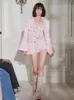 Set da 3 pezzi di lusso in tweed da donna con maniche svasate blazer corsetto top pantaloncini primavera eleganti tasche con scollo a V rosa INKEO 3O296 240226