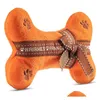 Dog Toys Tuggar Luxury Dog Toy Molar Chew Toys Fashion Designer Squeak Unique P Bone Cup Passion för husdjurstillbehör Drop Delivery Home Dhobx