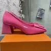 Mode printemps et été chaussures habillées boutons embellissent chaussures simples peu profondes bobine talons hauts chaussures pour femmes chaussures d'usine designer de luxe pour femmes
