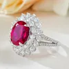 Klusterringar vinregem 8 10 mm oval rubin hög koldiamant ädelsten elegant 925 sterling silver förlovningsring för kvinnor fina smycken