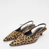 Robe chaussures femmes fond plat sandales zaza 2023 léopard pointu bout femme mules mode d'été imprimé animal chaussures de plage à talons bash24228