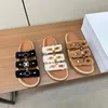 المصمم الشهير صندل تحمل علامة تجارية للنساء النعال النسائية الفاخرة أحذية أحذية المرأة الصيفية شقة سولد