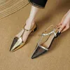 ドレスシューズ女性サマーサンダル通気性シンプルなフラットパッチワーク銀ゴールド女性のための尖ったつま先靴