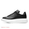 Ontwerpers Oversized Leer Suède Casual Sportschoenen Trainers Heren Dames Triple Wit Zwart Grijs Tennis Fluwelen Espadrilles Luxe Rubberen Zolen Jogging Sneakers