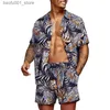 Herrspårar män män hawaiian set sommarband tryckning kort ärm knapp skjorta strand shorts två set casual semester resa 2 bit kostym 230206 Q240228