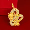 Collana con ciondolo classico da uomo con design a forma di drago scintillante, pavé di zirconi, in oro giallo, classica, regalo309f