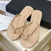 Classic flat heel slippers designer luxury slippers with chain mule beach slippers anti slip casual shoes rubber herringbone slippers