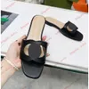 2024 Designer Sandaler Luxury Designer Leather Womens Sandals Summer Flats Fashion Beach Womens Tisters Interlocking Double G Hollow Out Slippers