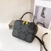 Pakiety dla kobiet worka z kamerą gorąca torebka mody grily jedno ramię w torbie crossbody list nadrukowany mała kwadratowa torba