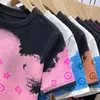 24SS Été Nouveaux t-shirts masculins Design imprimé à manches courtes à manches à manches courtes à manches à manches courtes Slim Fit pour les femmes à la mode et polyvalente pour le t-shirt à usages décontractés x7325J