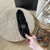 Designer Luxury Channel Mocassins plats classiques Bouton rond Chaussures en cuir Chaussures habillées pour dames