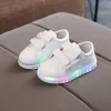 Baskets taille 2130 bébé chaussures LED avec semelles lumineuses chaussures décontractées lumineuses enfants brillant enfant en bas âge chaussures pour enfants garçons filles Led tenis