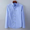 Chemise boutonnée en coton à carreaux à manches longues pour hommes avec poche plaquée unique qualité chemises habillées à carreaux coupe régulière décontractées 240220