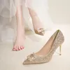 Sapatos de vestido Gold Glitter Casamento Mulheres 2024 Pérola Quadrada Fivela Baixo Salto Bombas Mulher Apontou Toe Ladies Party