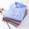 Chemise boutonnée en coton à carreaux à manches longues pour hommes avec poche plaquée unique qualité chemises habillées à carreaux coupe régulière décontractées 240220