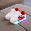 Utomhusbarn Spring Lightup Shoes Kids Tecknad lysande andningsbara sneakers pojkar flickor mode dinasour tryck baby sportskor