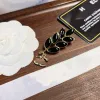 2024 Vrouwen Liefde Stempel Broches Desinger Sieraden Plany Natuur Pin Broche 18K Vergulde Vintage Mode Liefhebbers Europa Bruiloft Jurk accessoires Geschenken Met Doos