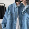 Herrenmode-Trend, reine Farbe, blaue Jeansjacken, lockere, lässige Langarm-Oberbekleidung, Taschenmäntel, Übergröße M-2XL 240228