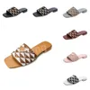 Kvinnliga designers tofflor sandaler lägenheter glider flip flops mules sommar äkta triangel läder patent klart broderi tygskor loafer strand pool hem skjutreglage