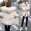 Trenchs de femmes Manteaux 2024 Femmes Down Coton Manteau Veste d'hiver Femme Lâche Court Parkas Épais Vêtements d'extérieur chauds Collier de fourrure artificielle Pardessus