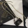 I più venduti Collane di design Pendenti con lettere di marca Uomini alla moda Collana di perle di cristallo da donna Catena Regali di nozze Gioielli di rame dorato di fascia alta