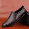 Sıradan Ayakkabı Erkekler Yüksek Kaliteli Loafers Deri Vintage Slip-On Düğün Erkek Elbise Sürüş Klasik Moda Erkekler