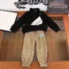 G Marka Patchwork Kontrast Renk Hoodie Peluş Peluş Pullu Kazançları Uzun Pantolonlar Erkekler İçin Set Orta Yaşlı ve Küçük Çocuklar İçin İki Parça Set CSD2402284-8