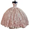 2024 Blush Pink Quinceanera klänningar Bollklänning från axelpissinerade spetsarapplikationer Crystal Beads Tulle -sekvenser Puffy Party Dress Prom Evening Gowns 0513