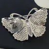 Luxe Femmes Designer Broches Marque Lettre Broche Plaqué Or Cuivre Inlay Cristal Bijoux Pins Charme Épingler De Mariage Cadeau Accessoire