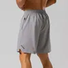 شورتات الرجال الرياضة للتدريب الجري أو اللياقة البدنية مع جيوب السوست
