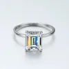 Knobspin 4CT Emerald Pierścień S925 Sterling Sliver Plaked 18 -krotnie białe złote obrączki zaręczynowe dla kobiet 240226