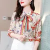 Blouses Femmes 2024 Printemps POLO Col À Manches Longues En Mousseline De Soie Chemise Femmes Floral Impression Bow Blouse Femme Mode Simple Boutonnage Cardigan